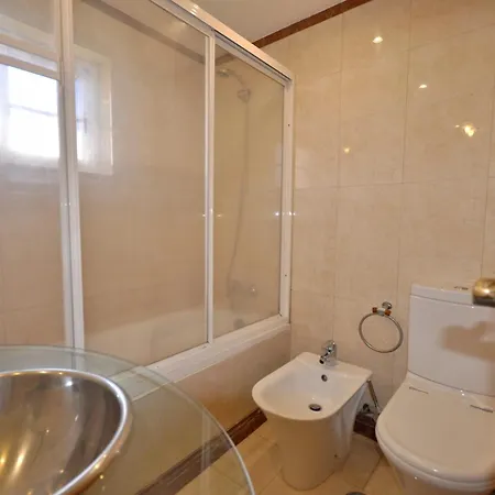 Old Vilage Area Walking Distance To All Amenities