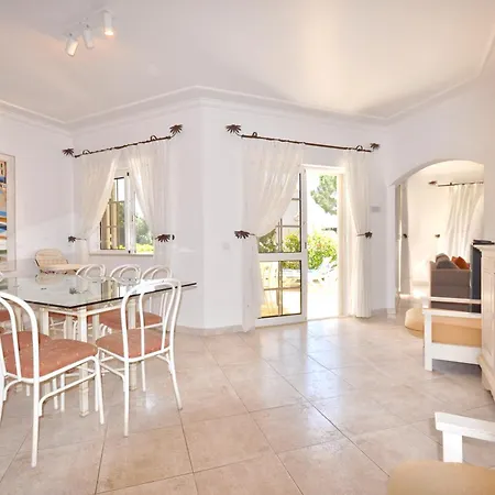 וילה Old Vilage Area Walking Distance To All Amenities קווארטיירה