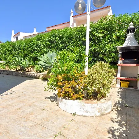 Old Vilage Area Walking Distance To All Amenities