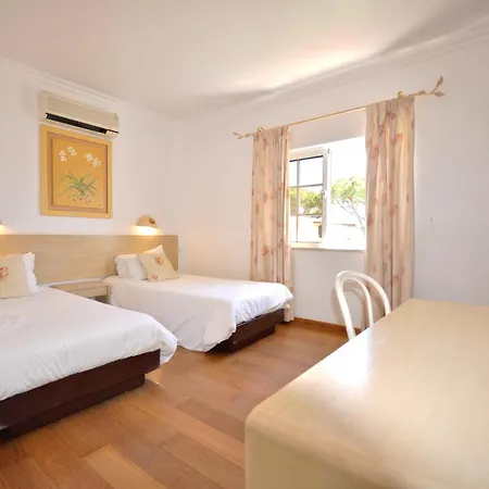 Old Vilage Area Walking Distance To All Amenities Quarteira