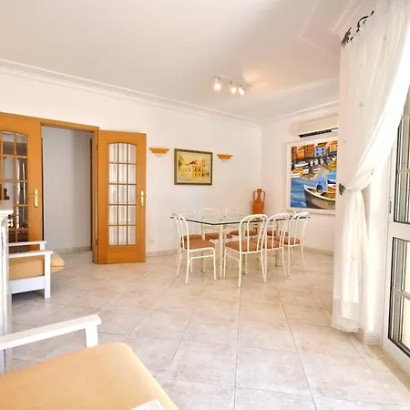 Villa Old Vilage Area Walking Distance To All Amenities Quarteira