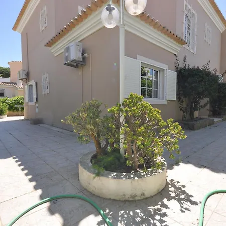 Villa Old Vilage Area Walking Distance To All Amenities