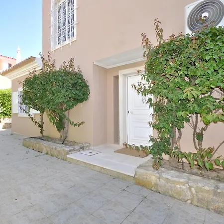 Old Vilage Area Walking Distance To All Amenities Quarteira