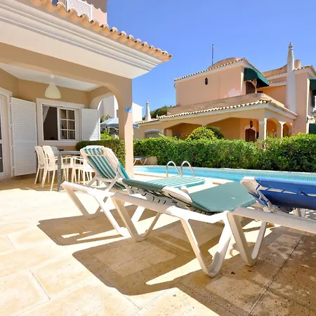 Villa Old Vilage Area Walking Distance To All Amenities